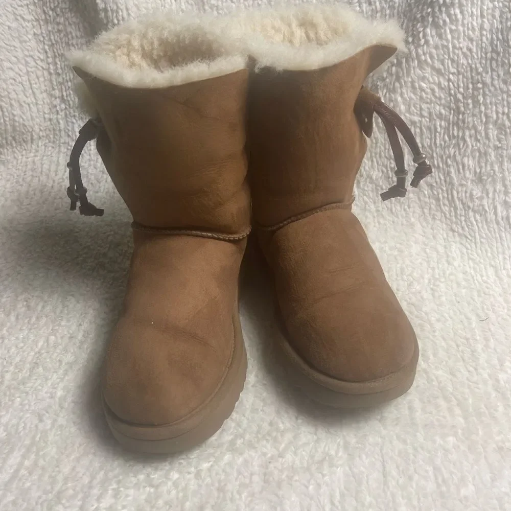 UGG Maia Chestnut suede sheepskin cuff short Boots  SZ7